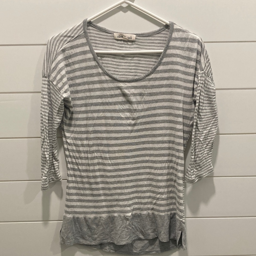 🔴 Striped Top